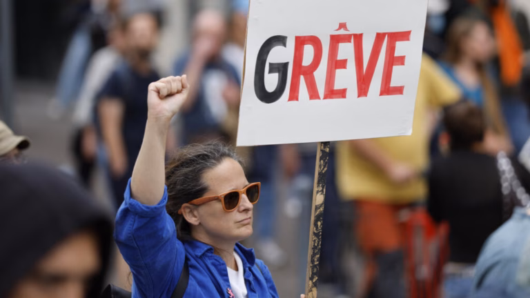 Live: France Prepares for Large-Scale Demonstrations and Strikes Against Budget Reductions