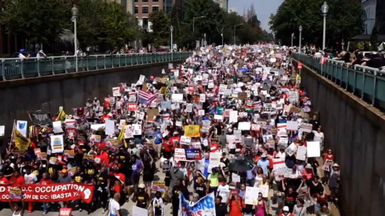 Footage: Demonstrations in America regarding the dispatching of national guard forces
