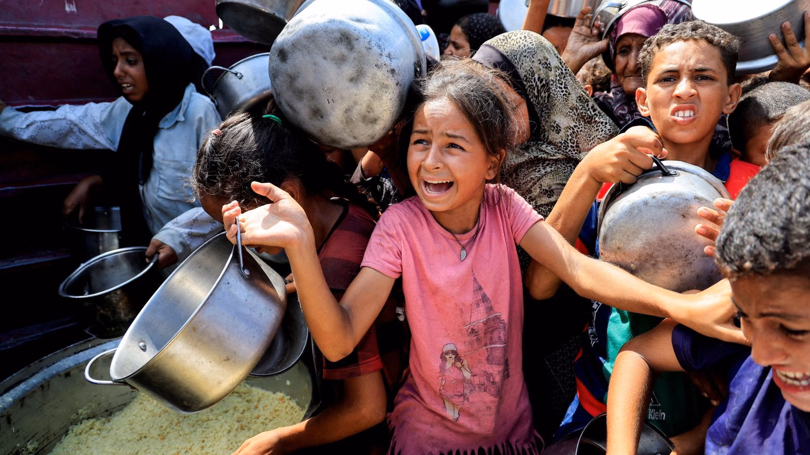 Skynews gaza palestine khan younis 7000709.jpg