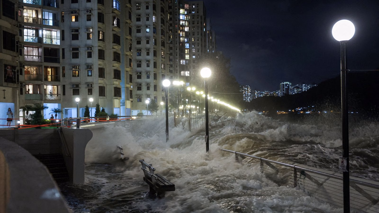 Skynews typhoon ragasa hong kong 7029993.jpg
